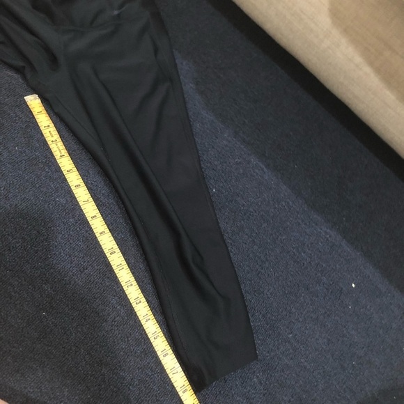 Nike Dri-Fit Black Capris Size Small - Picture 8 of 8